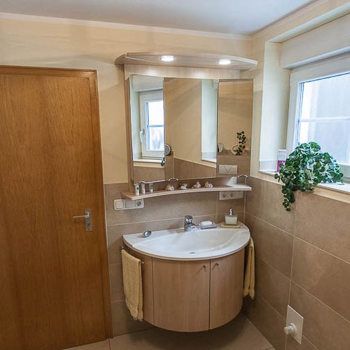 BUSCH FLIESEN - Privat-Bad, Fliesenleger Siegen, Fliesenleger Bad Berleburg, Fliesenleger Hilchenbach